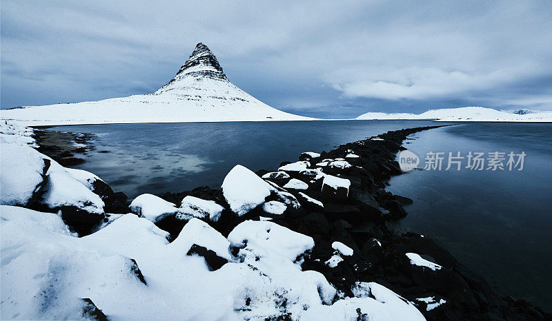 Kirkjufell -冰岛的冬天